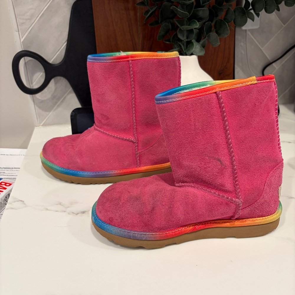 Kids Pink Uggs- Size 1